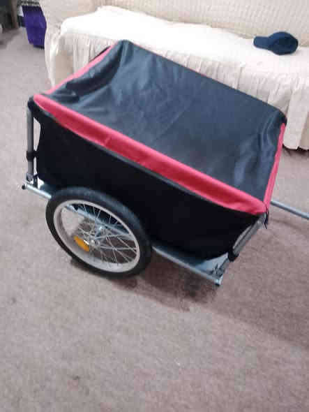 مستخدمه نظيفه
قياس الطول 70cm

قياس العرض 50cm 

معدن حديد مخفف 

تركب ع جميع الدراجات الهوائيه والناريه

مكاني البصره / مقابيل سجن حمدان 

بيع مستعجل

***********
