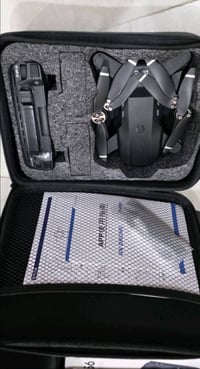 طائرة درون للبيع. بحالة ممتازة وياها كل الملحقات المطلوبة، وموجودة داخ...