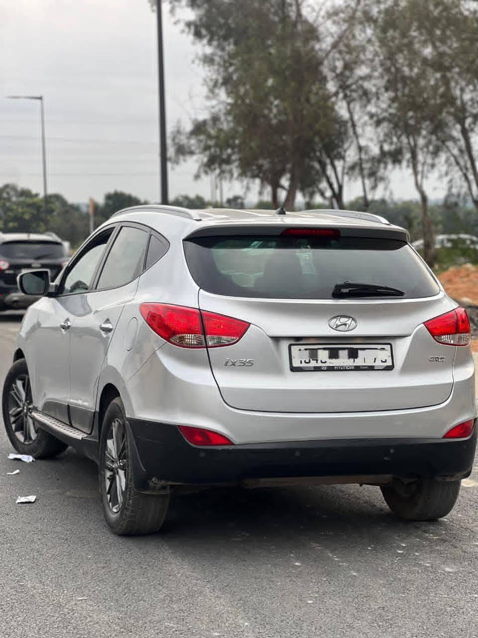 🚗 للبيع: Hyundai ix35 موديل 2015 🇲🇦
✔️ 6 خيل – ضريبة سنوية 750 درهم
✔️ Boîte manuelle / 6 vitesses
✔️ محرك اقتصادي وقوي فالاستهلاك
✔️ Clim Auto Dual
✔️ sièges chauffants
✔️ Bluetooth / USB / Radio
✔️ Radar de recul
✔️ جنوط ألمنيوم + Marchepieds
✔️ داخلية نقية وخارجية زوينة
✔️ سيارة مريحة فالمدينة والطريق والسفر
📌 الموديل: 2015
🛣️ كلمتراج 200 ألف 
📌 المدينة: القنيطرة
📌 السيارة نظيفة ومعتنى بها
📌 الأوراق كاملة وجاهزة للبيع
💰 الثمن مناسب 148000 درهم 
📞 للمهتمين المرجو التواصل فالخاص أو الهاتف
0️⃣6️⃣7️⃣7️⃣7️⃣5️⃣1️⃣2️⃣2️⃣2️⃣
#Hyundai #ix35 #Hyundai_ix35 #SUV #VoitureOccasion #AutoMaroc #VoitureÀVendre #Diesel #6CV #Manual #BoiteManuelle #القنيطرة #سيارات_المغرب #بيع_السيارات


**إذا كنت صاحب هذا الإعلان وتريد حذفه لأي سبب، رجاءا أرسل رسالة إلى الدعم الفني**