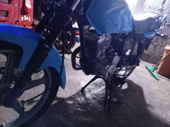 دايون عضم للبيع فقط بيع مديل 19 كلك مكينه حلوه ناعمه عوزها تفيلس وفحمات للسلف مرات تشتغل سلف مرات هندر دراجه حلوه ونضيفه رقمي ***********
