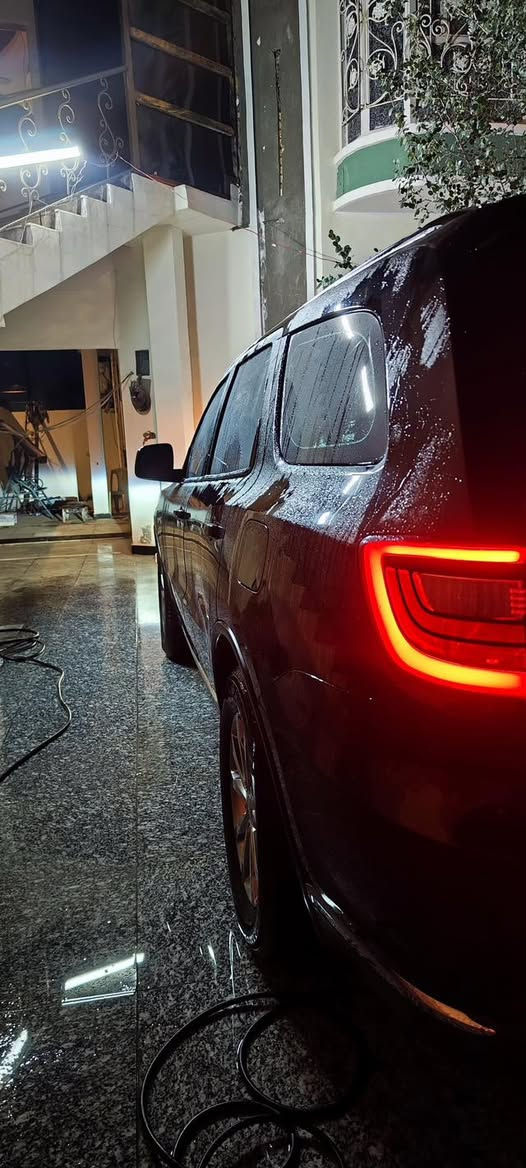 دورنكو ٢٠١٨ خليجي
ماشيه ١١٣٠٠٠ كم
مغلفة بالكامل نانو 
بيها بارد ٤ اصابع بالجاملغ بالهلال الخلفي
السيارة كاملة ماناقصها شي
سعر السيارة ٢٥٥ بيها مجال بسيط 
للتواصل ***********
رقم بصرة ومكانها بصرة
