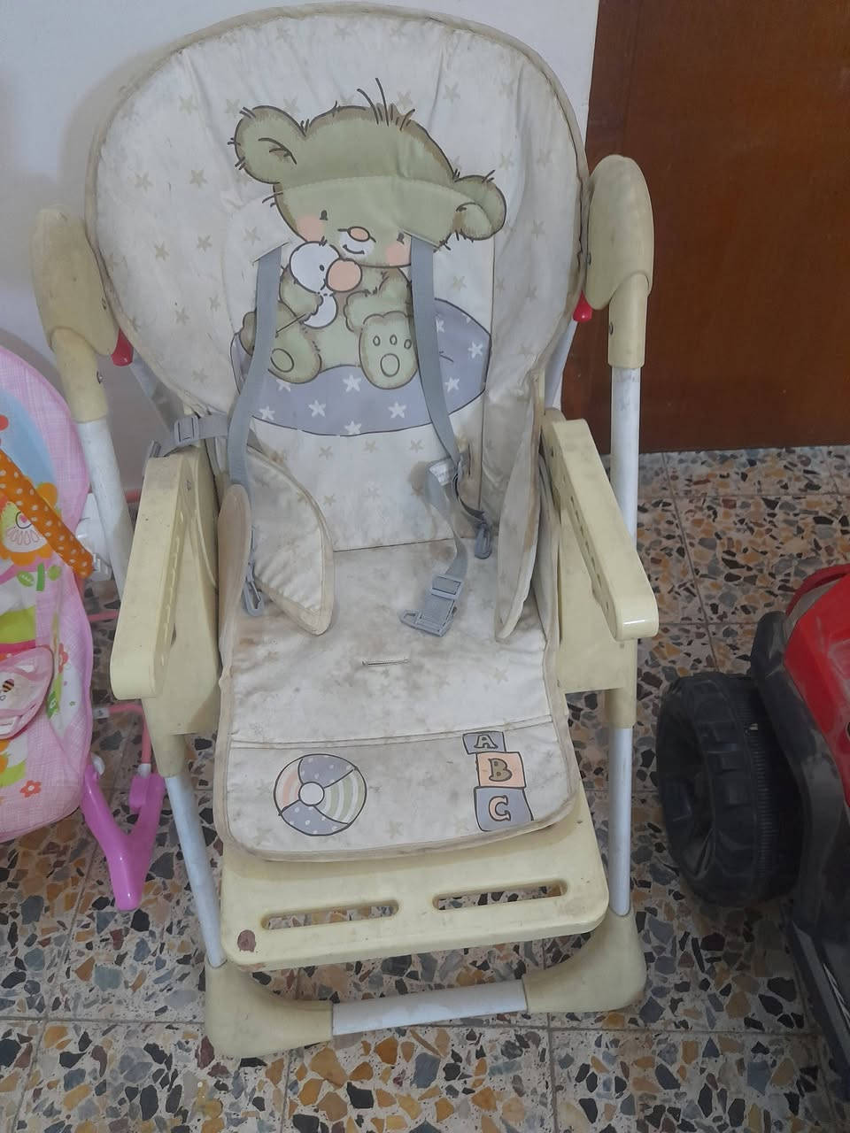 السلام عليكم العاب اطفال للبيع  
سيارة اطفال شحن باله 
مرجوحه 
كرسي هزاز  امن للاطفال
وكرسي طعام 
مكاني بغداد للتواصل 

***********
