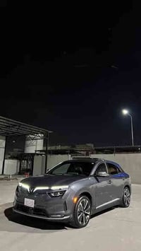 Vinfast VF8  2023 full electric AWD فوول كهربائي  داتاشو بنورامه شاشه ...