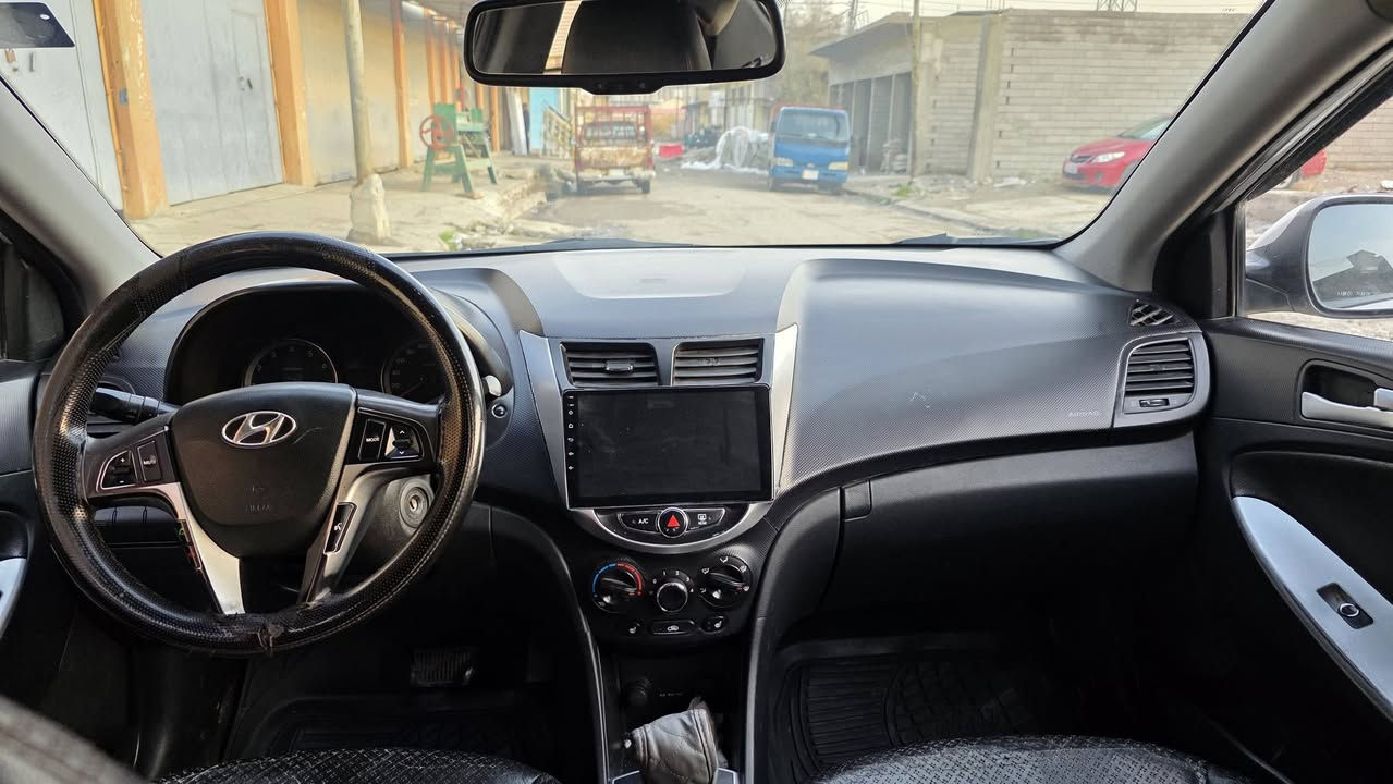 السلام عليكم
اكسنت مضلع 2011 كابون بانزين. 
محرك شرط.  كير شرط نينوى بسمي رقم ان كليزي 
بلا ضرر  محرك 16 دوش السعر 92او بي مجال قليل 
***********
***********  مكلف بل نشر
