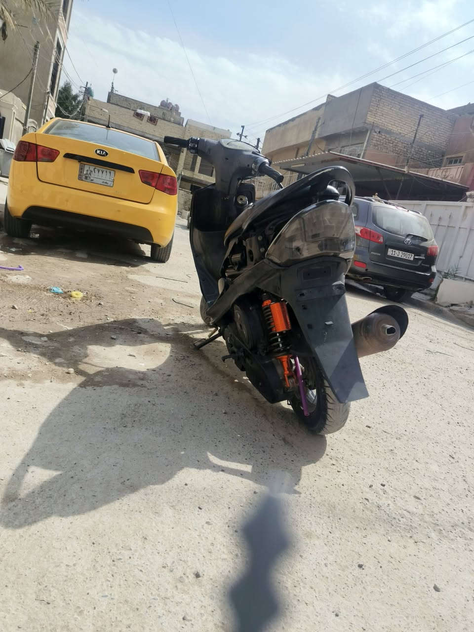 السلام عليكم ماكس عدله للبيع او مراوس دراجه جديده كابريتر بلادي وصفاح موجوده دراجه مكينتها متنمسع ناعمه كهربائياتها كلها شغاله نكره سلف مكاني بغداد حي اور ***********   السعر ٥٥٠ وبيه مجال.
