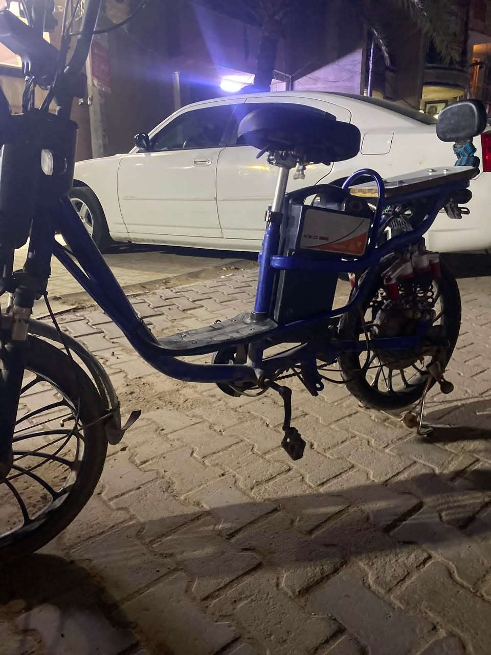 سلام عليكم دراجه للبيع شحن وبايسكل دراجه جديده كلش شاشه سكليتر بطاريه كلش زينه وين ما تريد تروح بيه 
المواصفات 
شاشه جديده 
سكليتر ٣ سرعات 
لايت عالي ناصي 
أشاره يمنه ويسره 
بكت لايت 
زنجيل جديد هوه ول بايدر
دبلات ٤ حمر ام البطل 
بطاريه كلش زينه ما بيها أشكال 
نقص بس تاير خلفي 
المكان الحريه سوق دباش 
السعر ٢٨٠ بيه مجال 
للاستفسار  ***********
