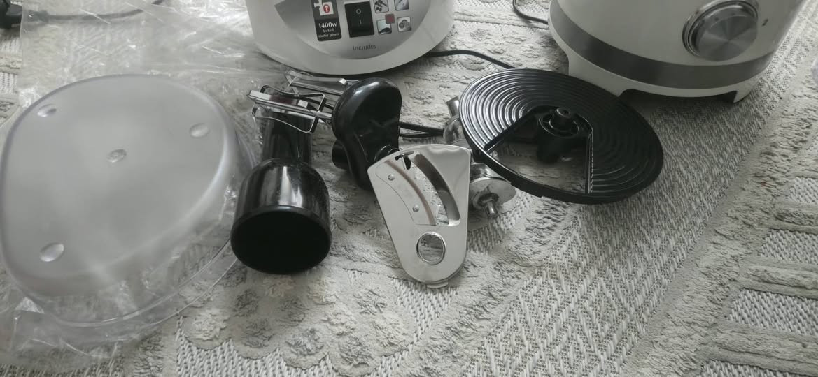 ست البيت مع مثرامه جديده المانيه للبيع مع الملحقات التواصل خاص


**إذا كنت صاحب هذا الإعلان وتريد حذفه لأي سبب، رجاءا أرسل رسالة إلى الدعم الفني**