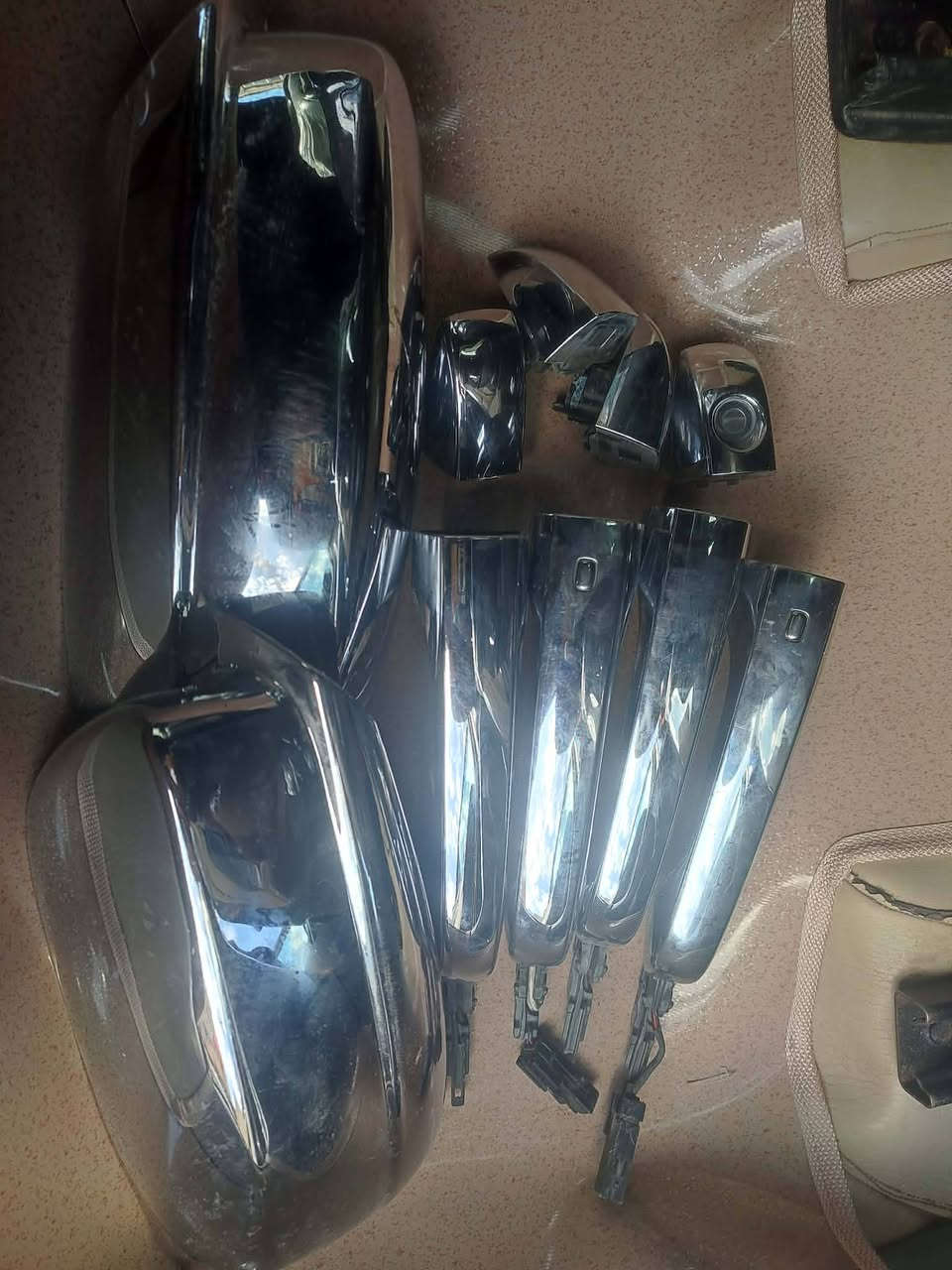 يدادت اوباما اصليات ونضيفات ب150 وبيهن مجال
غلاف للمري الجانبي جدد25 وبيهن مجال
لويات امامي اصلي ب40 بيهن مجال
قواعد اصليات 40بيهن مجال
كاعيات اوباما 25بيهن مجال
للستفسار ***********
كربلاء
