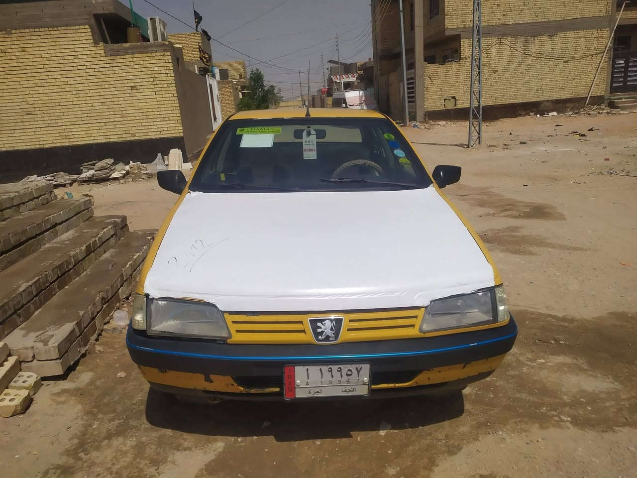 السلام عليكم للبيع بيجو 405 موديل 2012  رقم نجف الماني مكفوله من الضربه كير محرك تبريد حداديه تخم تاير باتري جديد السعر28 وبيه مجال عنوان النجف حي النداء رقم الموبايل *********** الشراي يتصل وبي خير ويدلل
