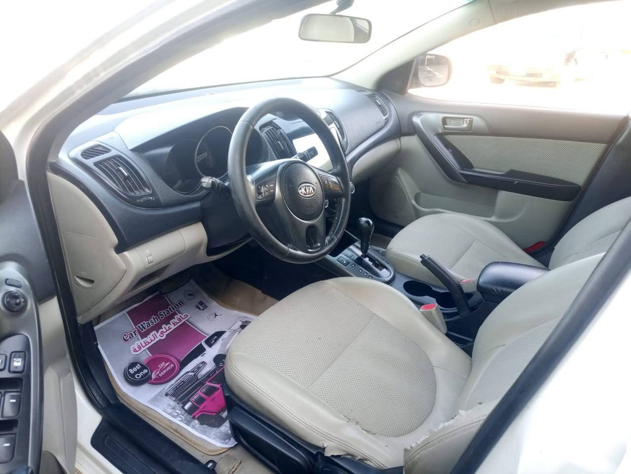سلام عليكم سياره سيراتو 12 خليجيه السعر 36
 كص جنطه شغل فول ادوات أرقام وسنويه اربيل موديل محرك دكشن عالي سياره جاهزه من كلشي وكلشي شغال كير ومكينه بل كارتون تخم تاير حداديه كهربائيات باتري كله جديد تتفئه تبريد غرفه جديدة مكان سياره نجف تواصل عن طريق ***********
