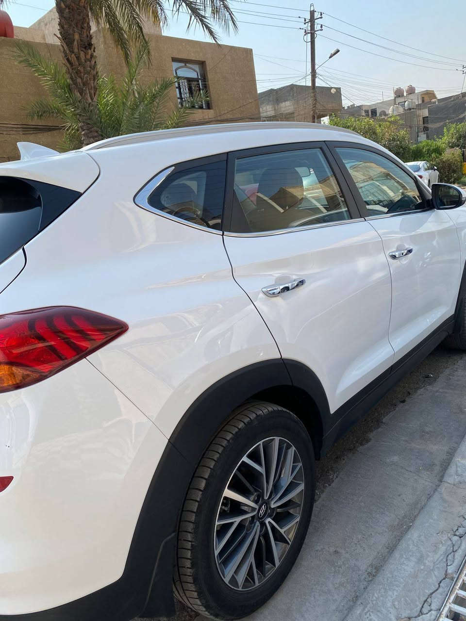 يا الله
توسان 2020
وكاله الكاصد خليجي🤍
استلام شركة على ايدي
رقم بغداد 
محرك 2000 دوش
ماشية 57 الف

تبريد قطعتين
بصمه تشغيل عن بعد ودخول 
ترحيب 
لد نهاري
شاشة جبيرة
كامرا حساسات
لايت زنون 5 عدسات
كشن كهرباء 
مرايات شفط واشاير
تحكمات ستيرن
3 انظمه قيادة
باقي المواصفات معروفه 
بيها بارد قليل بالشاملغ الايمن...
مكان سيارة بغداد حي العدل📍
***********
السعر 200 ورقة
