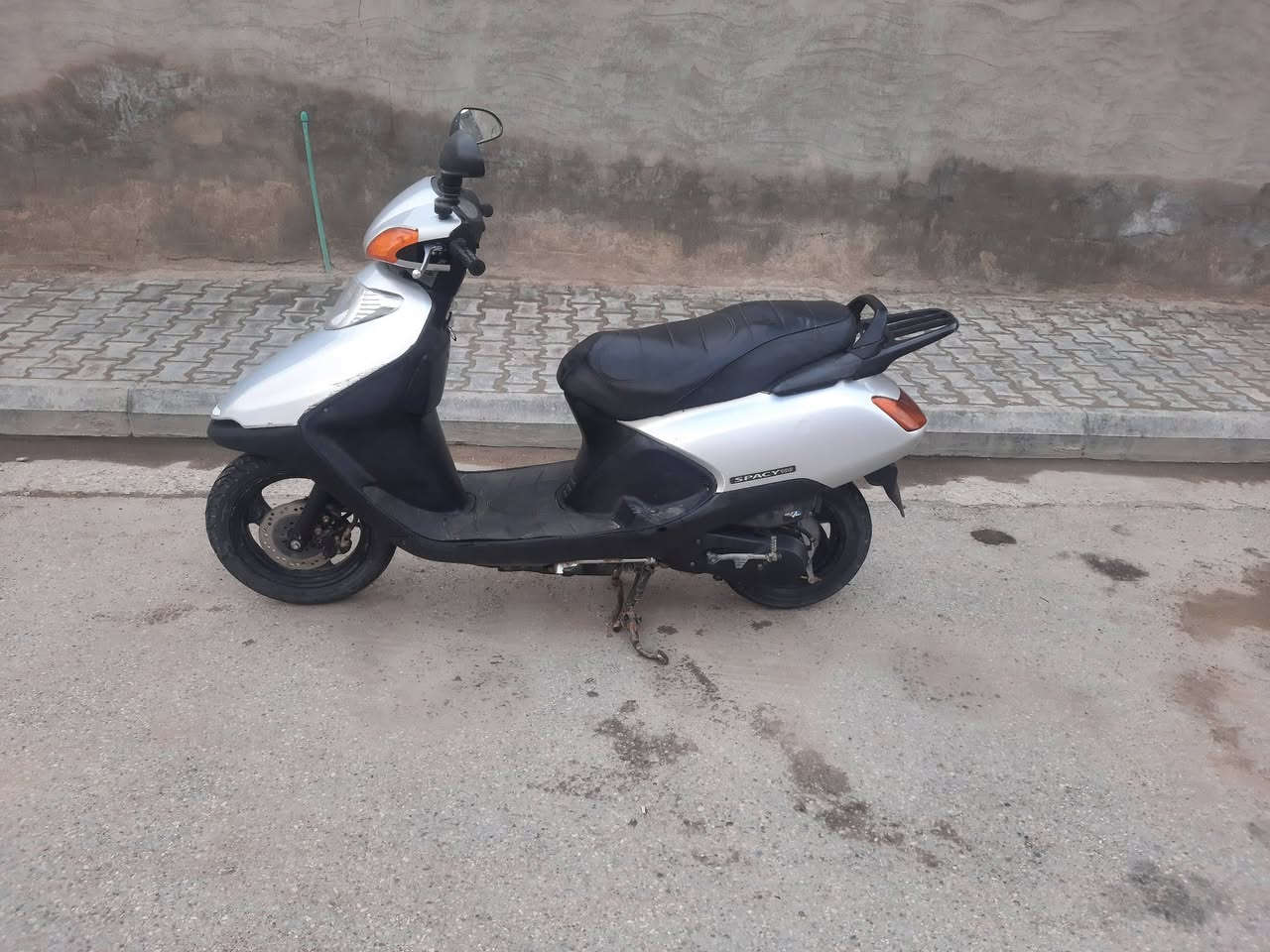 دراجه سبيسي ياباني كفرات اصلي بلاديه قفل جنطه شغاله قفل ستيرن   كله بلايه الهاتف *********** المكان كوت الزهراء
