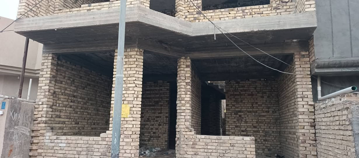 هيكل للبيع مساحه 120م زويرالغربي قرب مشروع الماء الكبير طابقين غرفتين هول صاله مطبخ كلدور مجمع صحيات الاستفسار ***********
