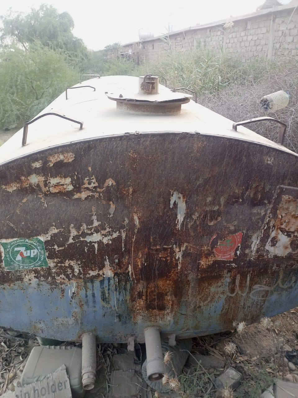 السلام عليكم  خنزيره مع خزان ماء للبيع.. سعه الخزان 10000
الرقم ***********
