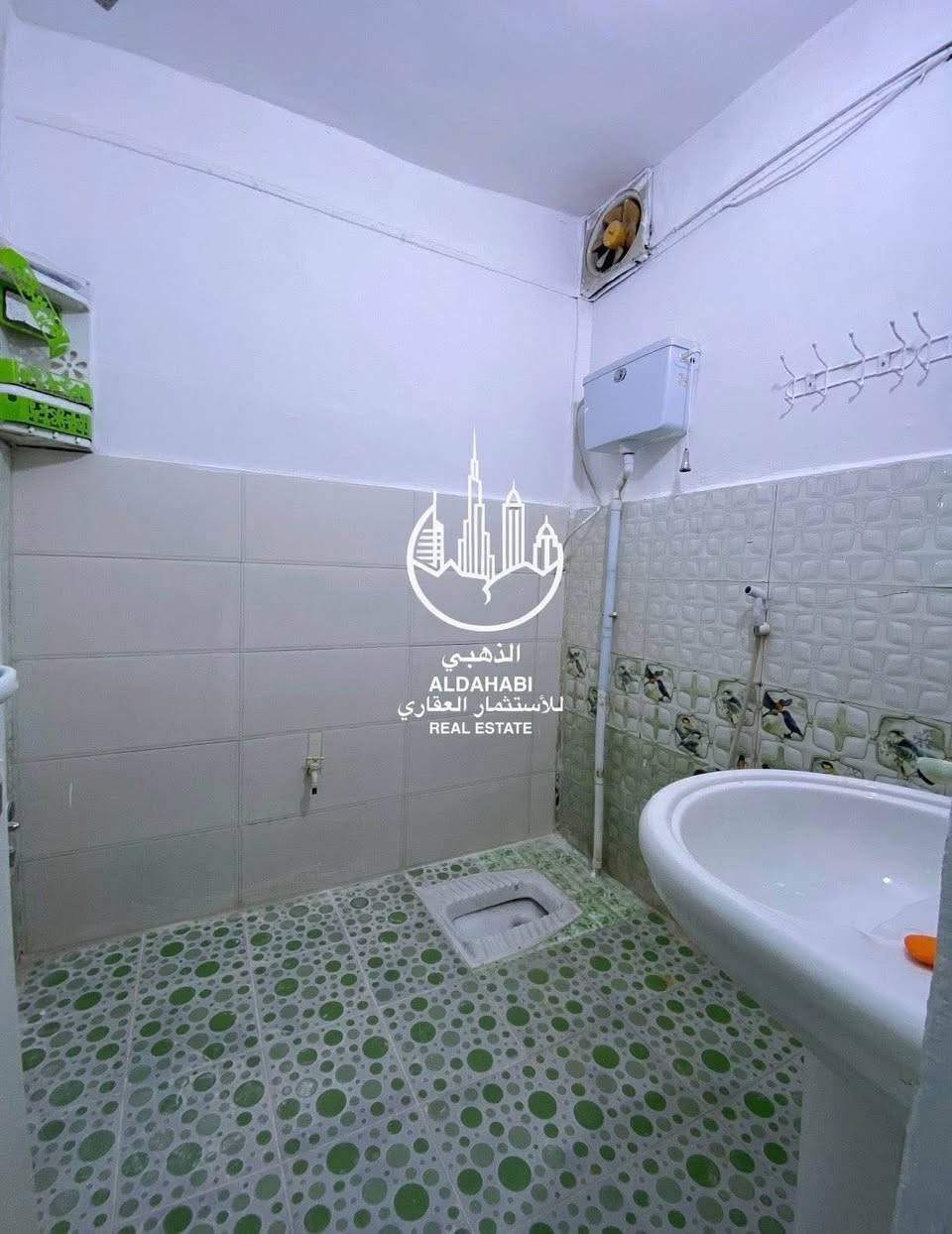 للايجــــــــــــار ✅
.
مشتمل ارضي للايجار في الجنينه حي الاندلس موثع سكني ممتاز جداً  
.

مواصفات المشتمل  / 
.
طابق ارضي يحتوي 
.
غرفتين ، استقبال ، موزع  ، مطبخ ، ، صحيات ، طارمه 
.
سعر الايجار 600 الف قفل 
.
✅ الذهبي للاستثمار العقاري ✅

#مجــــــاز_قانــــــــونيــاً
—————————————
#ملاحظه لعملائنا الكرام يتوفر لدينا عروض عقاريه بيوت للبيع والايجار في كافة مناطق محافظة البصره كذلك يتوفر لدينا بنايات تجاريه للبيع في مناطق ممتازه بوارد شهري ممتاز 
‏‌‎ للمعلومات اكثر التواصل على الارقام الموضحه او زيارة
الموقع 
البصره_ شارع عام حي الزهراء _ قرب مستشفى النفط
***********
*********** البصرة, العراق
