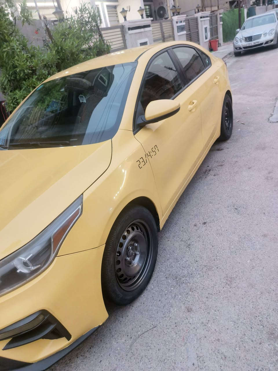 السلام عليكم كيا فورتي موديل 2020 امريكي حادثها موضح بلصور اهلال البنيد زائد جاملغ الجاملغ امبدل بيها قطعه وحده بس  مكينه أو كير أو تبريد مكفولات كير AT المرغوب صدر نضيف سياره خير من الله مال جناي مواصفات عاديه ماشيه 130ميل بيها خدوش بسيطه بلدعاميات ملاحضه السياره مقفل رواجزها السعر 130$او بيها مجال رقم الموبايل ***********متوفر واتساب
