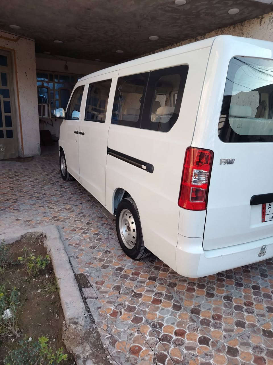 سلام عليكم كية فاو خشفة 2015
سيارة جديدة بمعنى الكلمة السعر. 65 العنوان بغداد شهداء البياع الرقم ***********
