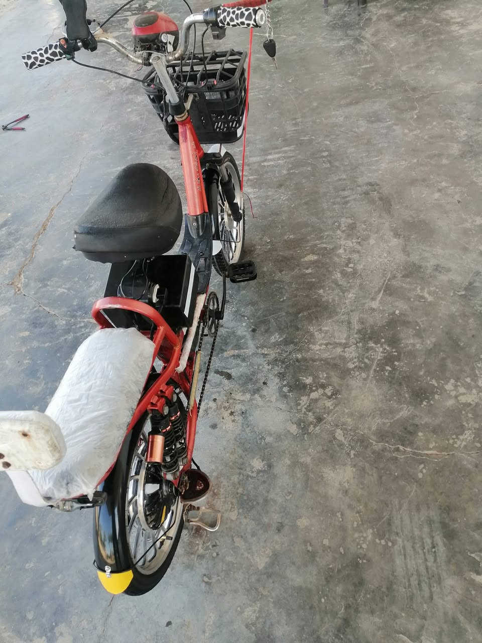 سلام عليكم
ماطور شحن للبيع بطاريات  4جدد وكشر جديد وكهربيات كله شغاله اشاير يمنه يسره شقال
ماطور جديد بمعنه لكلمه بريكات وره وركدام
شراي يتصل ***********
