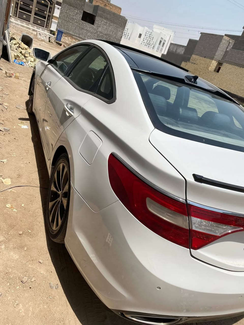 سلام عليكم بيع ازيره 3300محرك قبل 5ايام شاده مال حاويه جديد بي ضمان محرك كير جيس بدون اي ايرباك كاك يعني كله سليم فقط قطعه وحده مبدله جمالغ الأيمن فقط والباقي صبغ بدون دواخل باسمي سياره رقم شبه مميز ضربه من امريكا بصوره سونار موجود ورزق ع الله 105بيه مجال تبريد تدفئه فول بيه  فقط   جامه صغيره  مال كصه فقط***********
