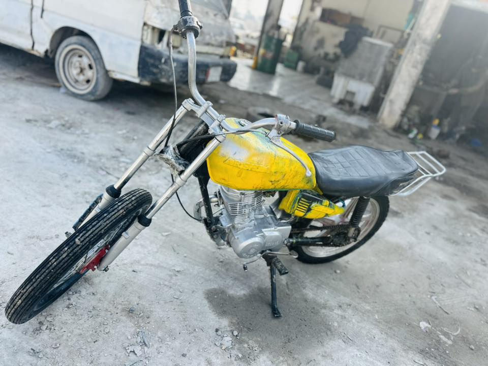 السلام عليكم دراجه ارشه للبيع مكينه خير من الله تخبل مال شغل والله السعر 200 مكاني حله ***********
