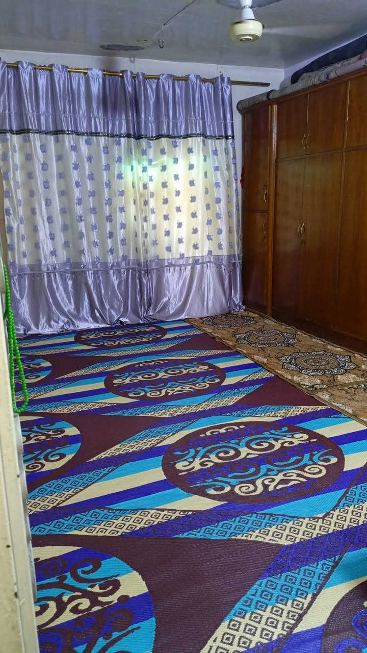الدار للبيع  المساحة ٨٠ متر حي النصر الاولى شارع المستوصف الفرع السادس فرع روضة جنات الغدير البيت نوع العقار مالية.. 
الاستفسار على الرقم ***********
