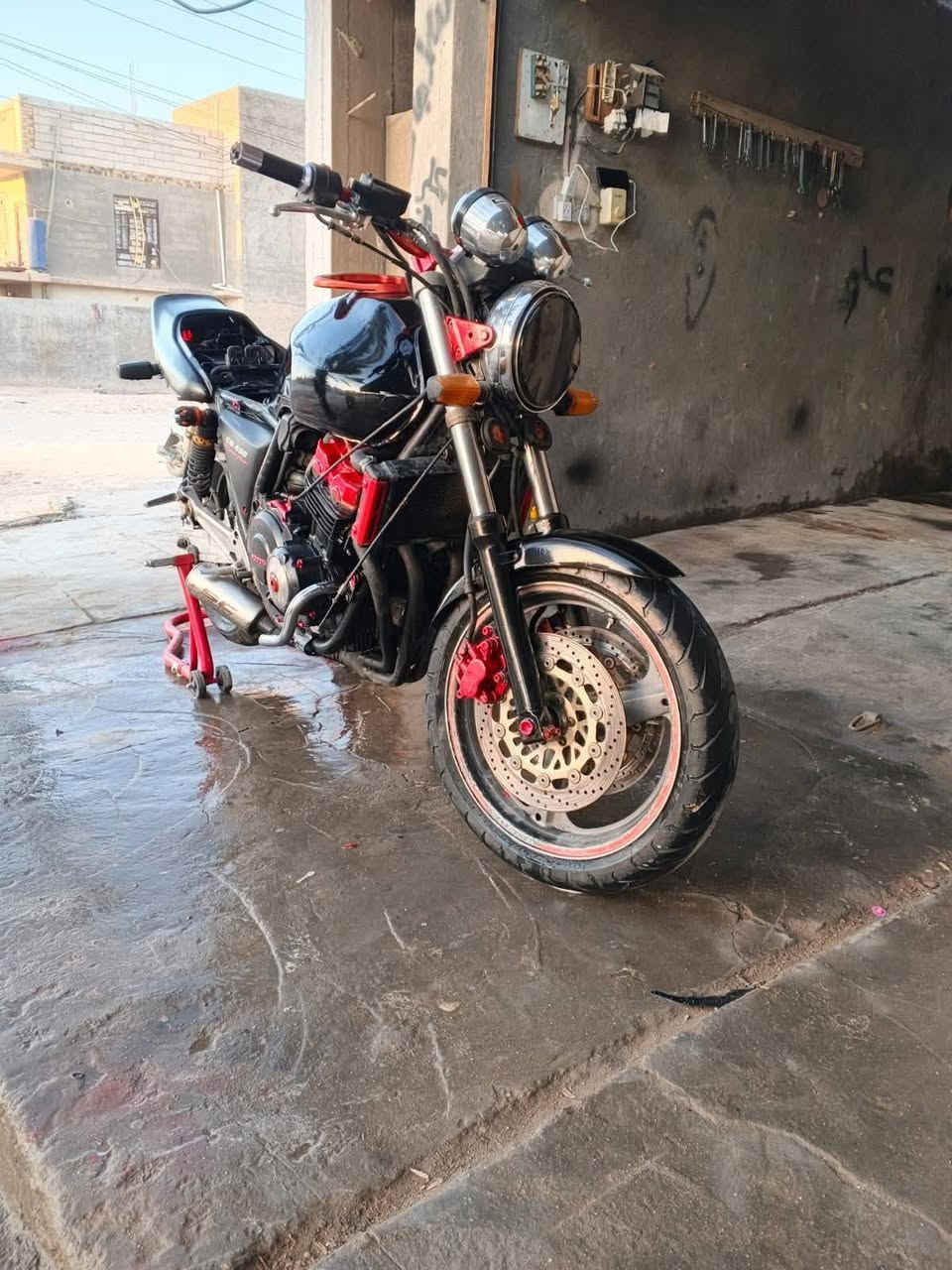 سلام عليكم دراجة cb4 400 جيل اول 16 للبيع  مكاني كربلاء السعر 1250
*********** واتس اب فقط كربلاء, العراق
