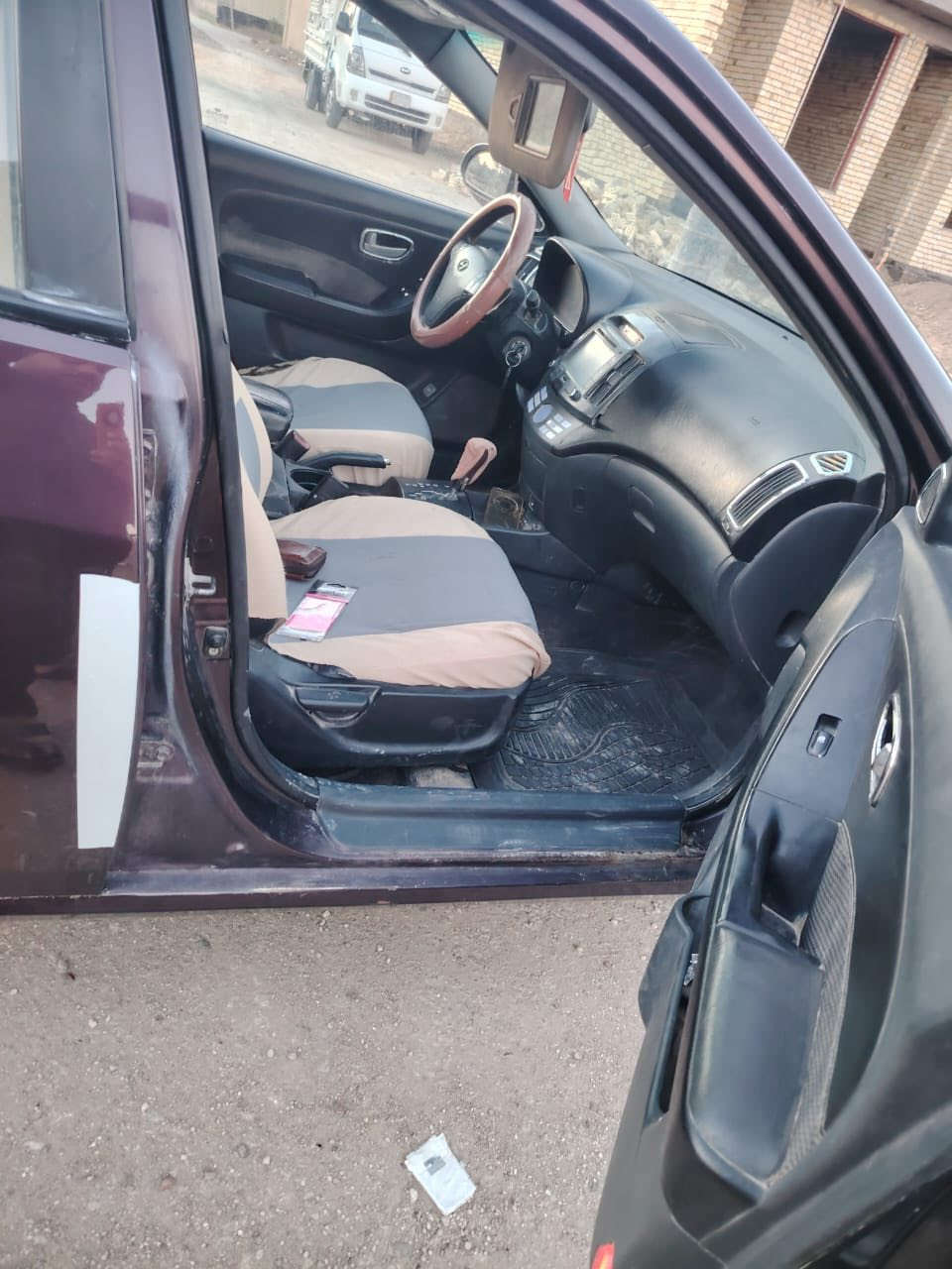 السلام عليكم
موديل 2007
كير ومكينه وحداديه وتخم تاير جديد 
تبريد ثلج 
فتحه فول السياره 
كشنات جلد 
تبريد بيانو 
***********
