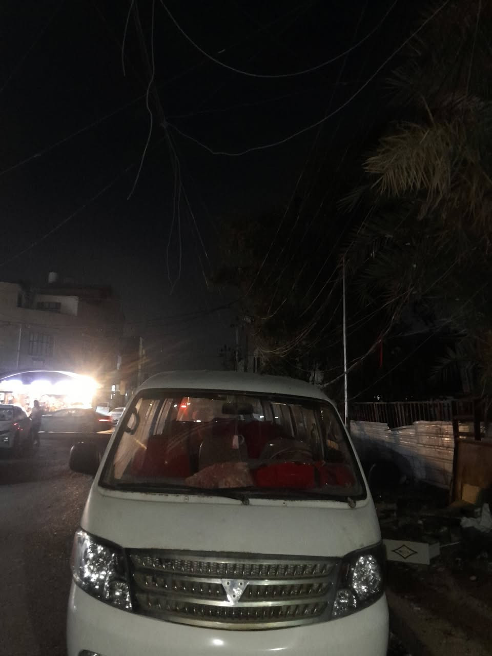 سلام عليكم  كيا فتون موديل ٢٠٠٨ كير ومحرك بطه ابيع كوم حديد مكفل اني تحويل السعر ٣٥ وبيها مجال رقم الهاتف ***********
