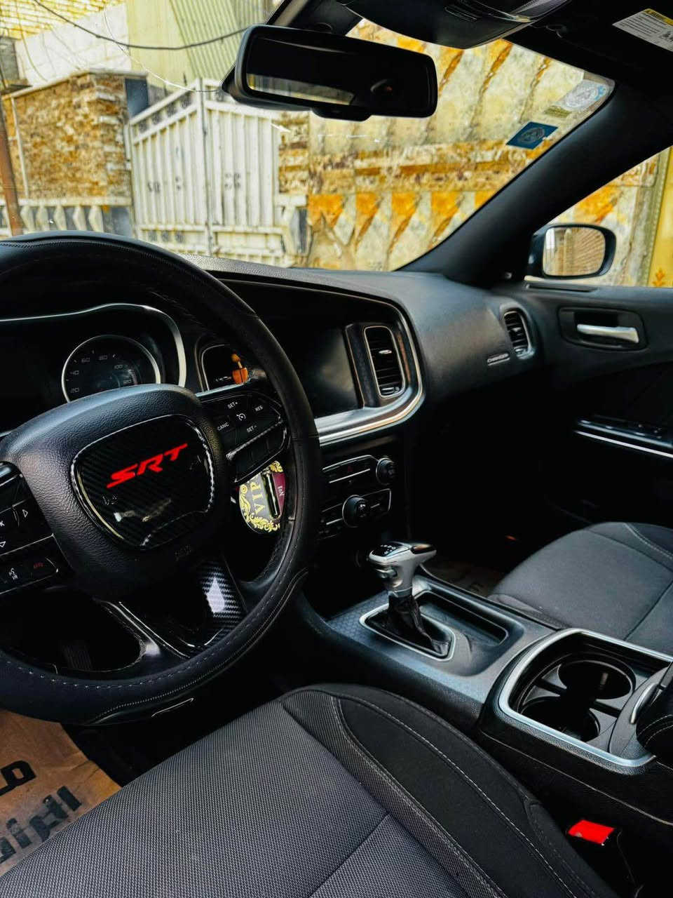 جارجر ٢٠١٧ sxt معروفه مواصفاتها قطعتين صبغ جاملغ خلفي ايمن وباب خلفي رش ويه الجاملغ بدون ايرباك بدون دواخل ممشتغله خط السياره نظيفه حيل رقم بغداد مميز لد متغير ع التلفون ماشيه ١٦٨ كيلو حقيقي اتصل وتدلل  
*********** بغداد, العراق
