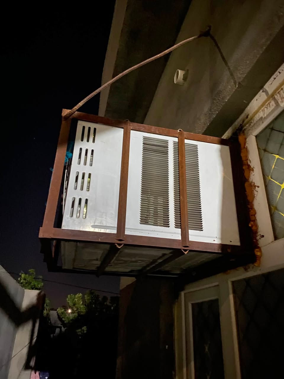 مكيفات 2 طن مال بيت منصوبات وجاهزات شرط الشغل  تجي تفحص وتشوف شغله يلا تاخذه  ضمان موسم كامل ماعجبك يرجع 
العنوان كنعان 
***********
