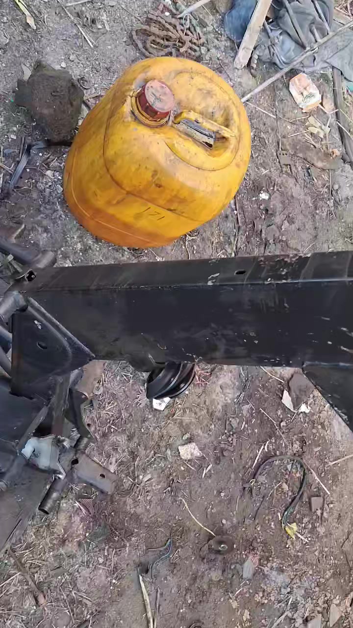 سلام عليكم للبيع شاصي ٨٢ ابو دوبه  السعر ١٠٠ مكاني فلوجة هاتف ***********يوجد توصيل جميع محافظات من رخصت مدير الكروب المحترم
