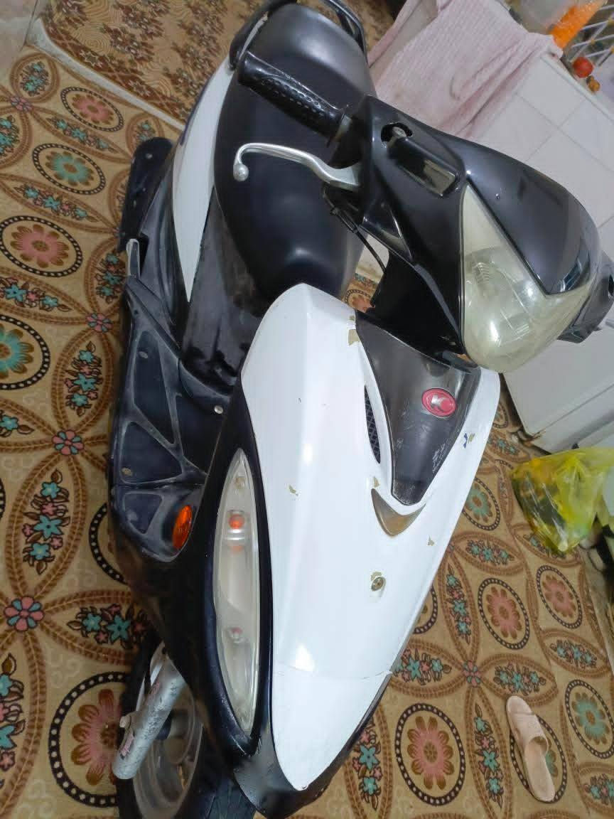 السلام عليكم كامكو جي فور دراجة بلادية كله مختمة ماكو شي بيه مامختوم مكفوله الدراجة سلف هندر كله شغال كهربائيات كلشي شغال بيه السعر 600 وبيه مجال بيع او مراوس اربعه اصولي


**إذا كنت صاحب هذا الإعلان وتريد حذفه لأي سبب، رجاءا أرسل رسالة إلى الدعم الفني**