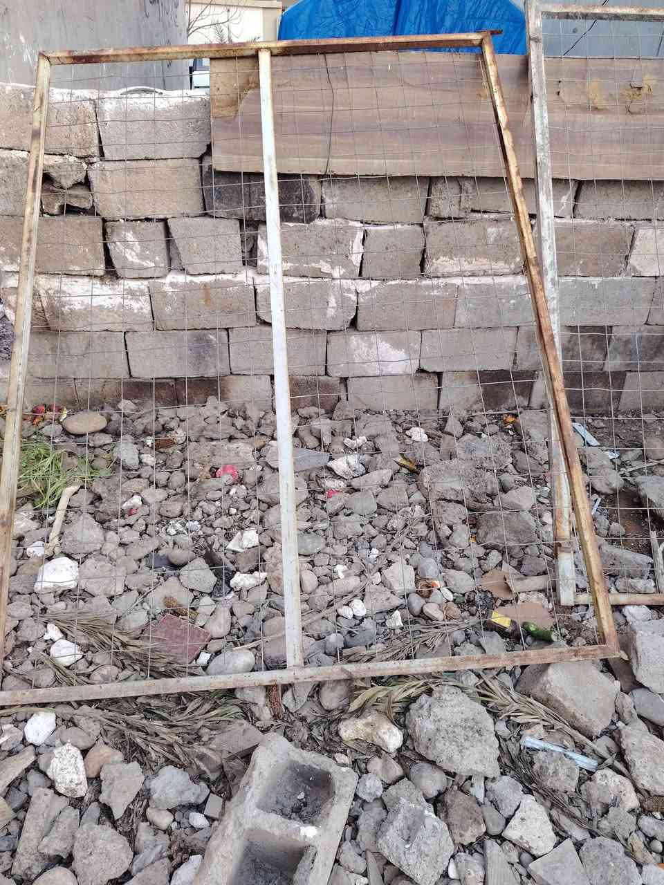 سلام عليكم باب للبيع ٣ كامل مع باب متر مكان حي العسكري شراي يتصل ***********
