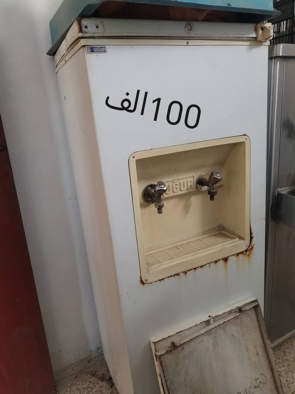 السلام عليكم 

اغراض للبيع 
***********
