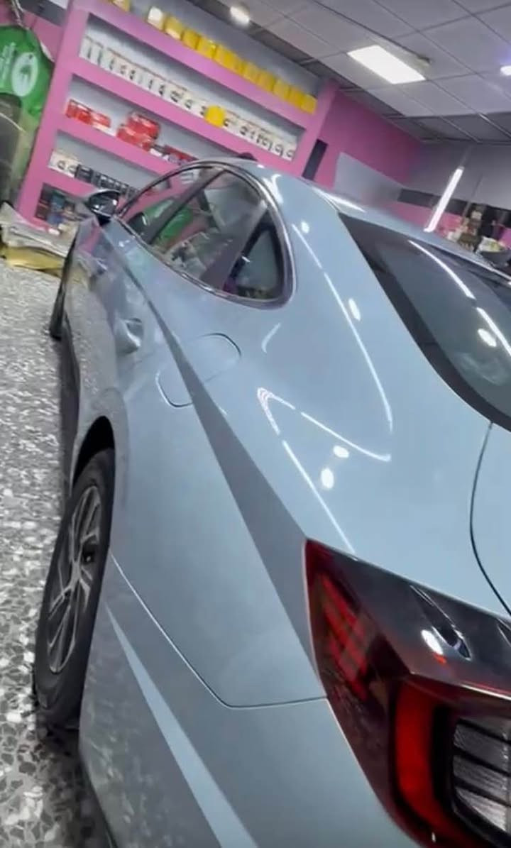 سوناتا ٢٠٢٣ :
تكسي دبي : 
مصبوغه عام :
رقم بصرة سنوية جديدة: 
حداديه ٩٥٪ 
تبريد ثلج: 
تخم تاير: 
لايت زنون: 
كامرة : 
فول مواصفات عدا الفتحه : 
دخول ذكي : 
دخول بصمة :
تبريد خلفي : 
تشغيل عن بعد : 
الامرأتين شفط 
كامرة خلفية
حساسات امامية وخلفية
نسبة نظافة دواخل 99 ‎%‎
تحكمات
العنوان بصرة 
السعر 120 وبيه مجال
رقم الهاتف
*********** البصرة, العراق
