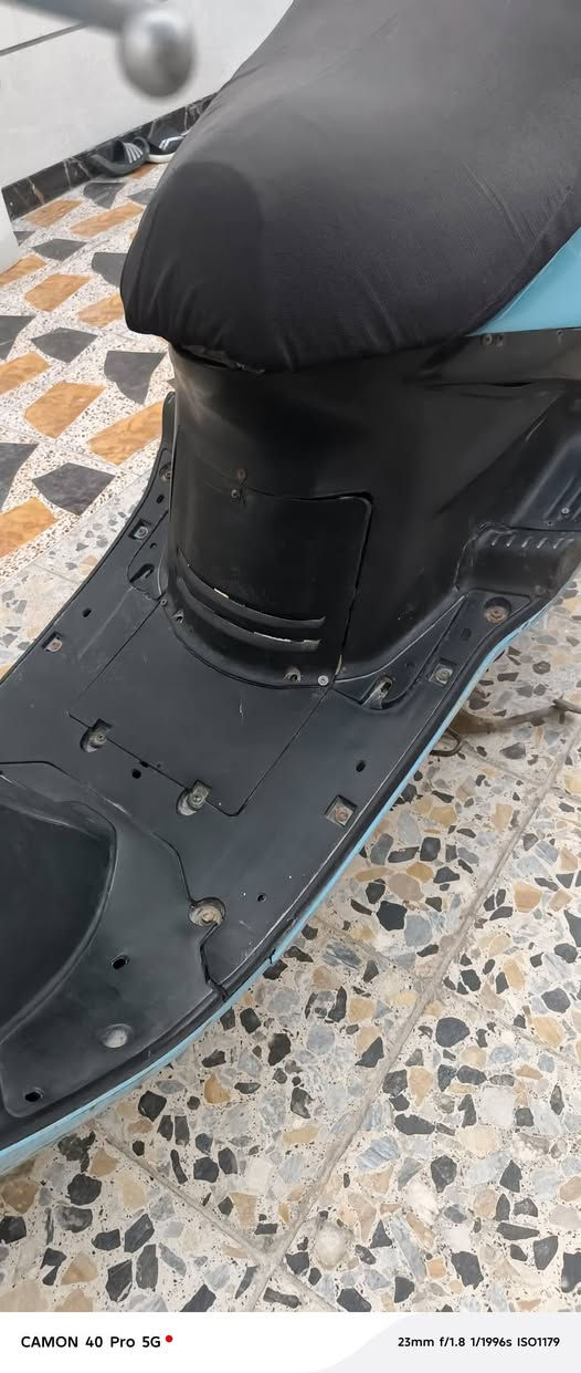 السلام عليكم دراجه فراشه للبيع الدراجه ماصارلي هواي من مجفتهه مكينه خرسه والسبب محتاج فلوس فقط يحتاجلهه اشاره عله الصفحه اليسره والدبلات الأمامية واكفه دراجه حلوه ونضيفه وكفراتهه بلاديه السعر ٣٠٠ وبيهه مجال للطيبين ... مكاني البصره ابو الخصيب  ... ***********
