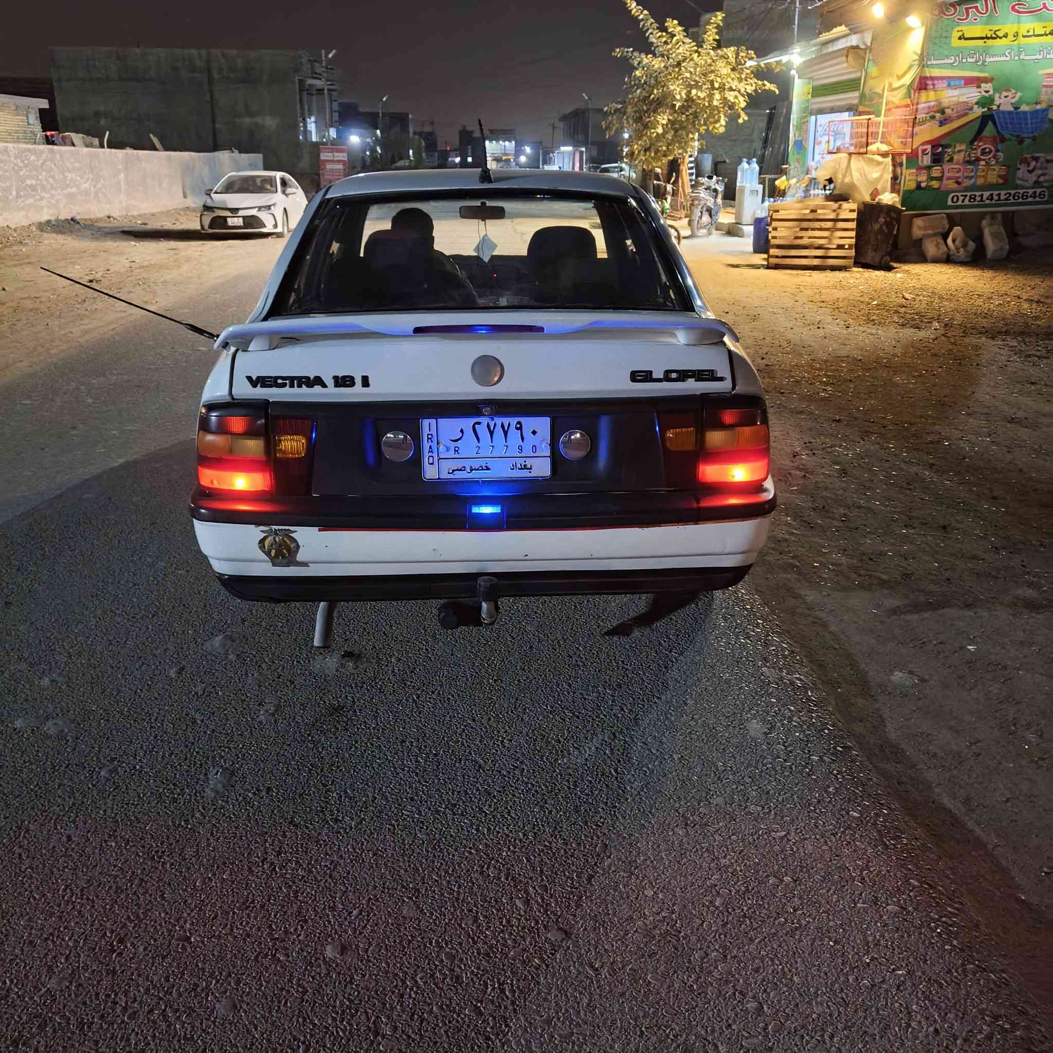 أوبل فكترا 91 دوش  محرك 2000 بلاديه ع شركه قطرة صبغ مابيها تجي وتشوف احله من الصور بيها بس النمرا الثالث تفلت شي قليل تخم تاير صدر امام خلفي لويات خلفية بل جيس السيارة جاهزه من كلشي شعره 35مكاني بغداد ابو غريب هاتف ***********
