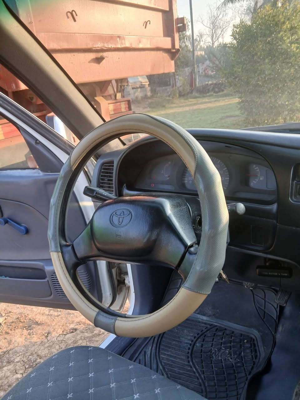 السلام عليكم بيكم  البيع ٢٠٠١السعر٧٥ ورقه بيه مجال  المكان بابل جبله الاستفسار  على الرقم***********
