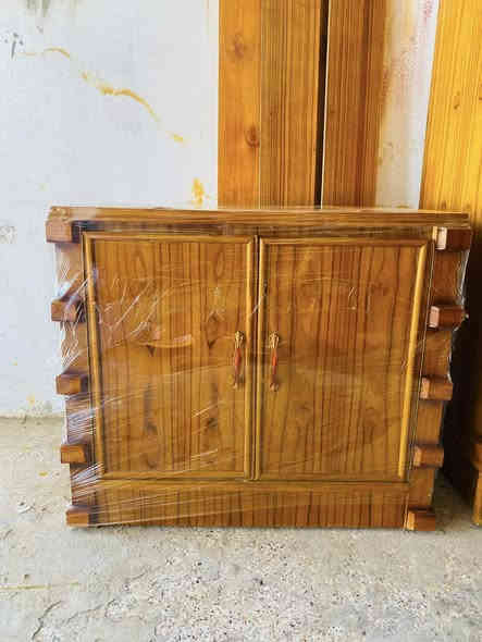 غرفة نوم عراقي مستخدم اخو الجديد وباسعار مناسبة شغل درجة اولى مرتب ضهر جرجوبة السعر 950 وبيها مجال للطيبين 
رقم الهاتف ***********
