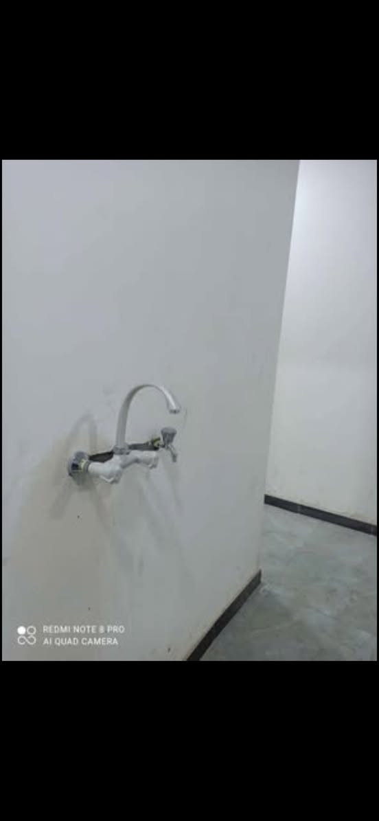 بيت بناء جديد للاجار طابق ارضي في منطقة مهيجران 📌📌
 
يحتوي على غرفتين منام +مطبخ+ديوان +كليدورات ثنين+مناور ثنين  البيت مجهز للسكن من كل شئ خزان ماء اساله وخزان ماء حلو وماطور تصعيد ماي مع بوستر واضويه  وكيزر 
المؤجر يفرش ويكعد  
 سعر الايجار 400
* يبعد عن شارع ابي الخصيب الداخلي دقيقة ب سيارة ايضاً جميع الخدمات يمها من مستوصف ومطعم ومخبز وفرن و مدراس وجامع وحسينيه
للاستفسار عن القياسات والامور الاخرى اتصال على الرقم او تواصل على الواتساب
***********
