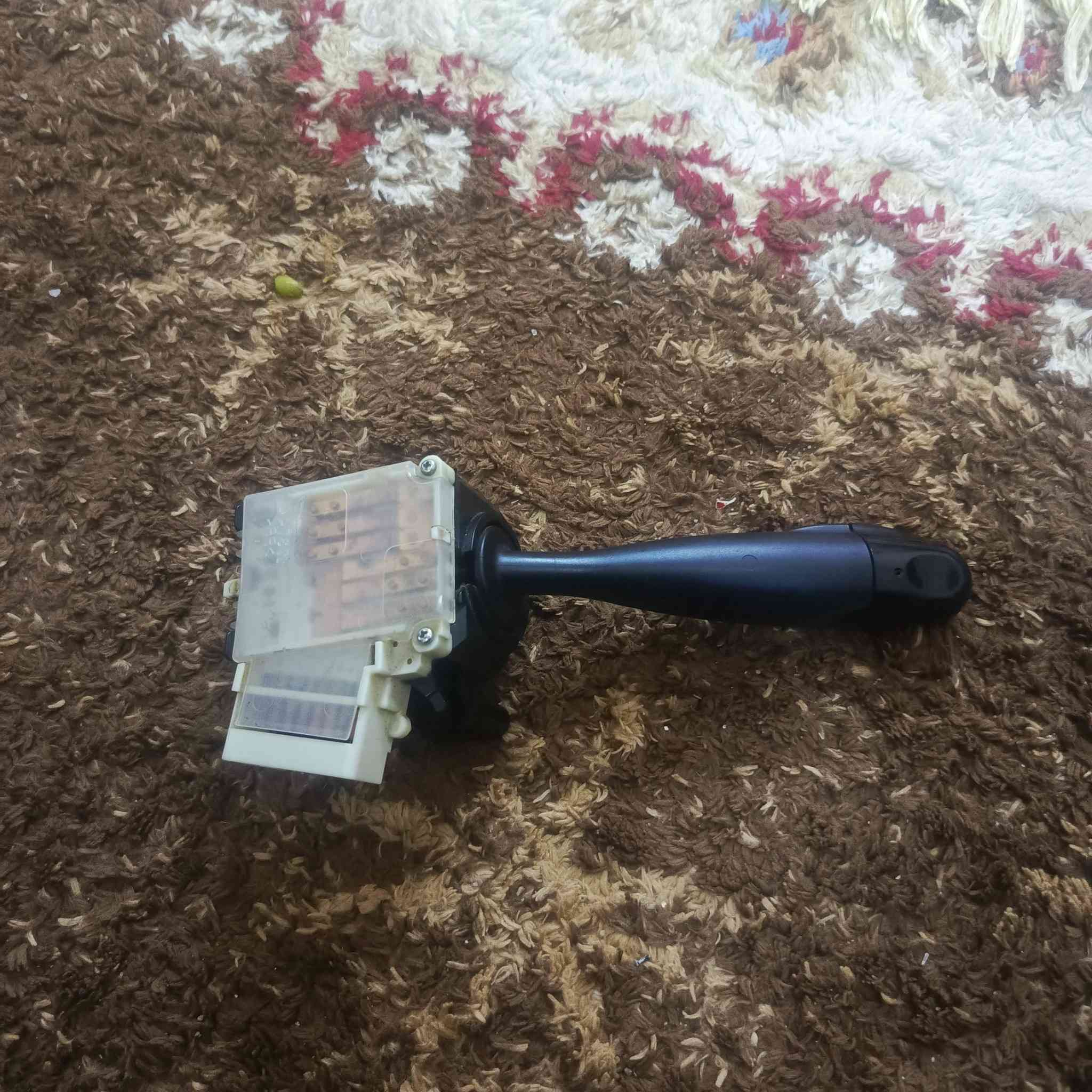 يده مال سياره يارس ياباني يده مالت الضوء جديده بل جيس مامشتغله للاتصال ***********
