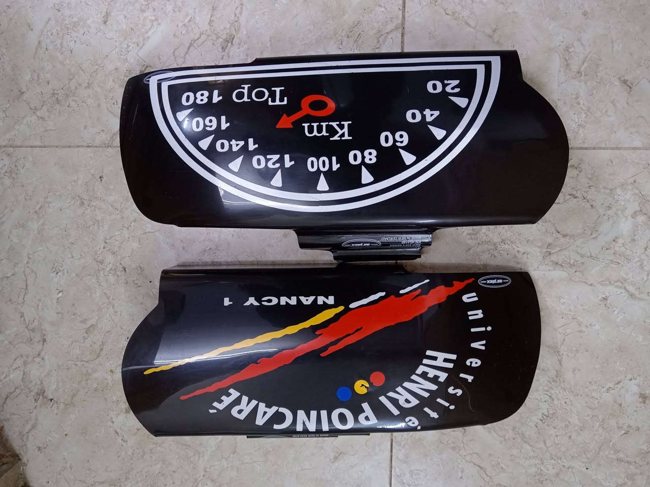 السلام عليكم من رخصة الادمن

غراض حاويه وشرط ماكو شي مكسور او عاطل بس اكو منهن عليهن تراب
الكبات ب 25 الف
العده ب 30 الف 
كفرات الايت ب 60 الف
فرشة الدشبول ب 10
التكم كلهن ب 15 الف
الكتفات كلهن ب ١٥ الف
زوج حزام امان خلفي ب 15 الف
المراية ب ١٠ الف
زرج قبقات حزام امان ب ١٠ الف 
زوج قبقات تجاوي خلفي ب ١٠ الف
بطل تبريد حاوية ب ١٠
راصطة كمبريسر بريفا ب 5
يدات قمارة مع يداد بوب كلهن ب ١٥
صيدلية ب ١٠
عقل مكينه مفتوح ب ١٠
كادت تبريد مع سيف ب ٢٥


**إذا كنت صاحب هذا الإعلان وتريد حذفه لأي سبب، رجاءا أرسل رسالة إلى الدعم الفني**