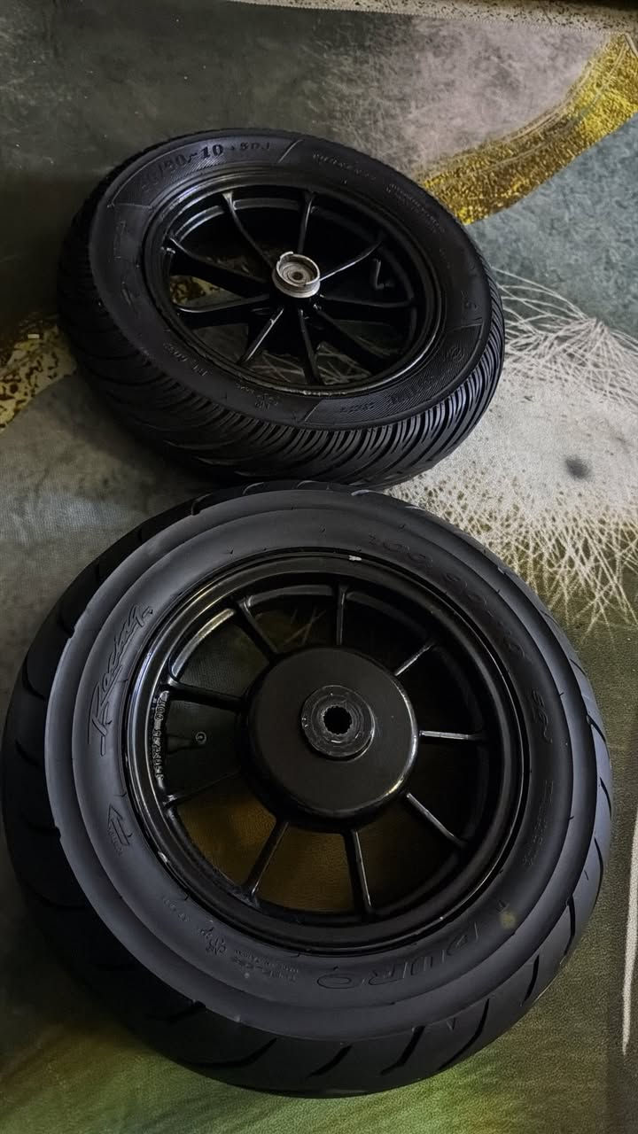 سلام عليكم
تخم ويل مشيف ماكس اصلي مال رمبه انظاف كلش
وياهن تايرات جلاتين اصليات


**إذا كنت صاحب هذا الإعلان وتريد حذفه لأي سبب، رجاءا أرسل رسالة إلى الدعم الفني**