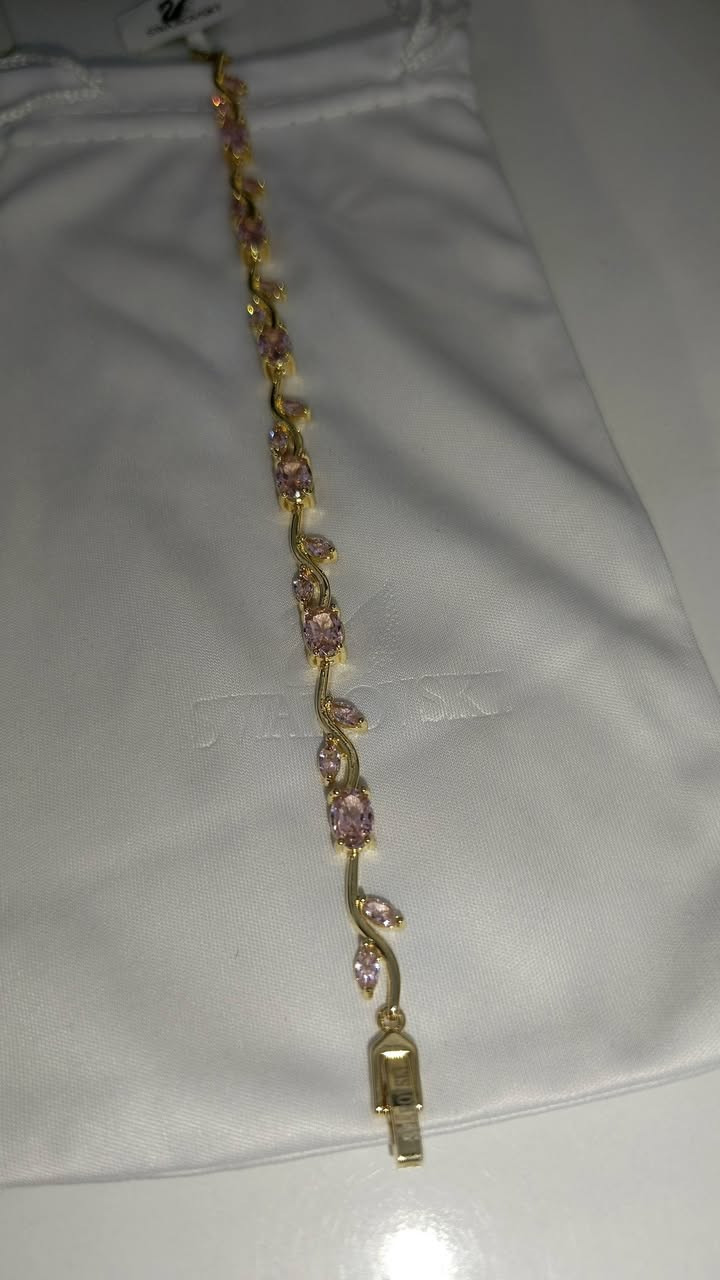 سوار سوارفسكي مختوم اسم الشركه ستيكر باركود الشركه+علبه  السوار علئ شكل ورد موديل ترند وحديث كلش حلو يم اعلئ سعر


**إذا كنت صاحب هذا الإعلان وتريد حذفه لأي سبب، رجاءا أرسل رسالة إلى الدعم الفني**