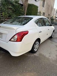 عندي سني موديل 20 ماشيه ٤٠ مكفوله كفاله عامه من ضربه صبغ بارد رقم بغدا...