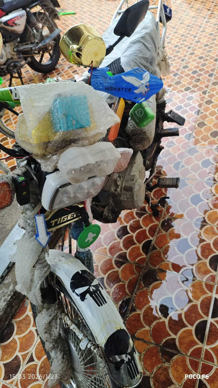 السلام عليكم
اخوان دراجه تايكر 2019 للبيع مجنبز كهربائيات شغال هورن براد نشرات ديجيات تايرات جدد مبدل كور وسلندر جديدات 
وللأمانه بي كسر بل عربانه من جهة صالنصه بس ينلحم يرجع بلادي سعر 350 وبي مجال للطيبين 
***********
