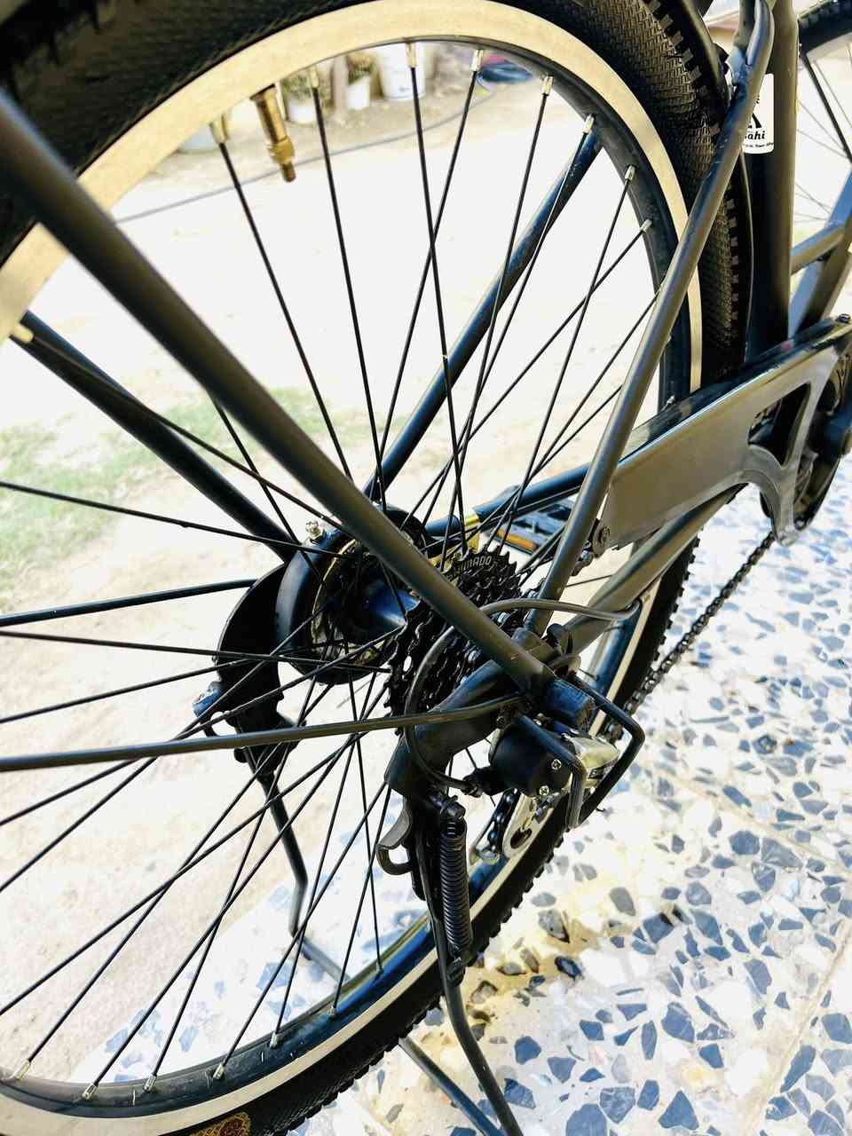 السلام عليكم  

🚲🔥 بايسكل ياباني أصلي 🔥🚲

🛞 حجم 26 | أوزان تاير عريض
⚙️ گير 6 سرعات شيمانو
💡 حساس إضاءة باناسونيك
🧺 سلة ستيل برجستون أصلية
🖤 أسود فحمي أنيق
🚴‍♂️ ناعم بالشارع وراحة 
🔧 كامل مكمل – ما يحتاج أي تصليح
للأمانة البايسكل كلش نظيف وغير مستخدم..
  السعر 170 وبي مجال بسيط..
للتواصل على الخاص وهذا رقمي ***********بي واتساب.
