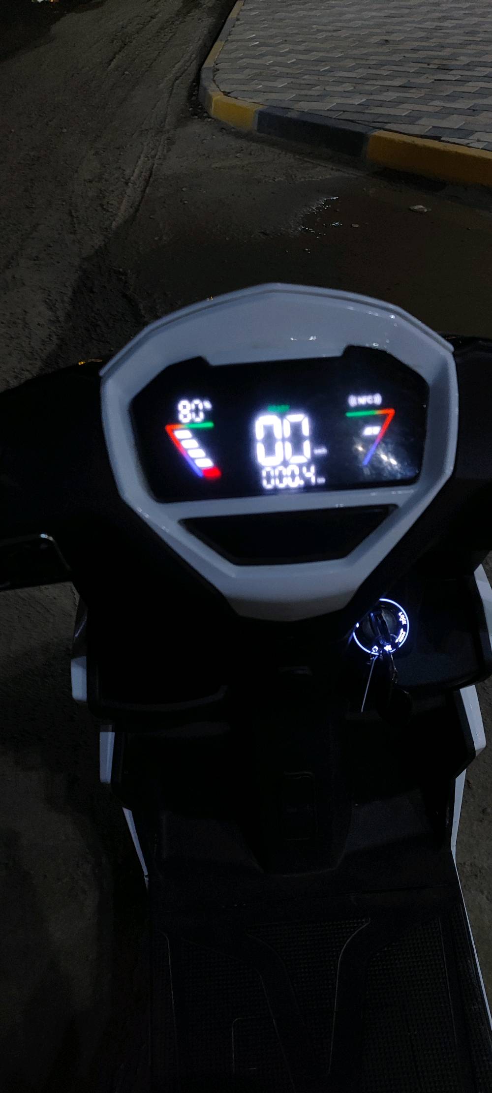 دراجه شحن للبيع❗
دراجه سكنز GT
(المواصفات)
1-بطاريات ليثيوم.⚡
2-لايت عالي+ناصي.💡
3-ملف (2000W. )
4-سرعه تقريباً70.
5-شحن تكفي لمسافات طويلة.
6-نظامp.
7-نظامR.
8-سماعه تحكم يد.
9-نظام حمايه من السرقه.
10-نظام تثبيت سرعه.
11-بريكات هيدروليك.
ــــــــــــــــــــــــــــــــــــــــــــــــ
الدراجه نضيفه وكهربائيات شغاله كلهة نقص مابيهة
للاستفسار.*********** فقط عل خط .
)عنواني. بغداد ابو غريب.)❗