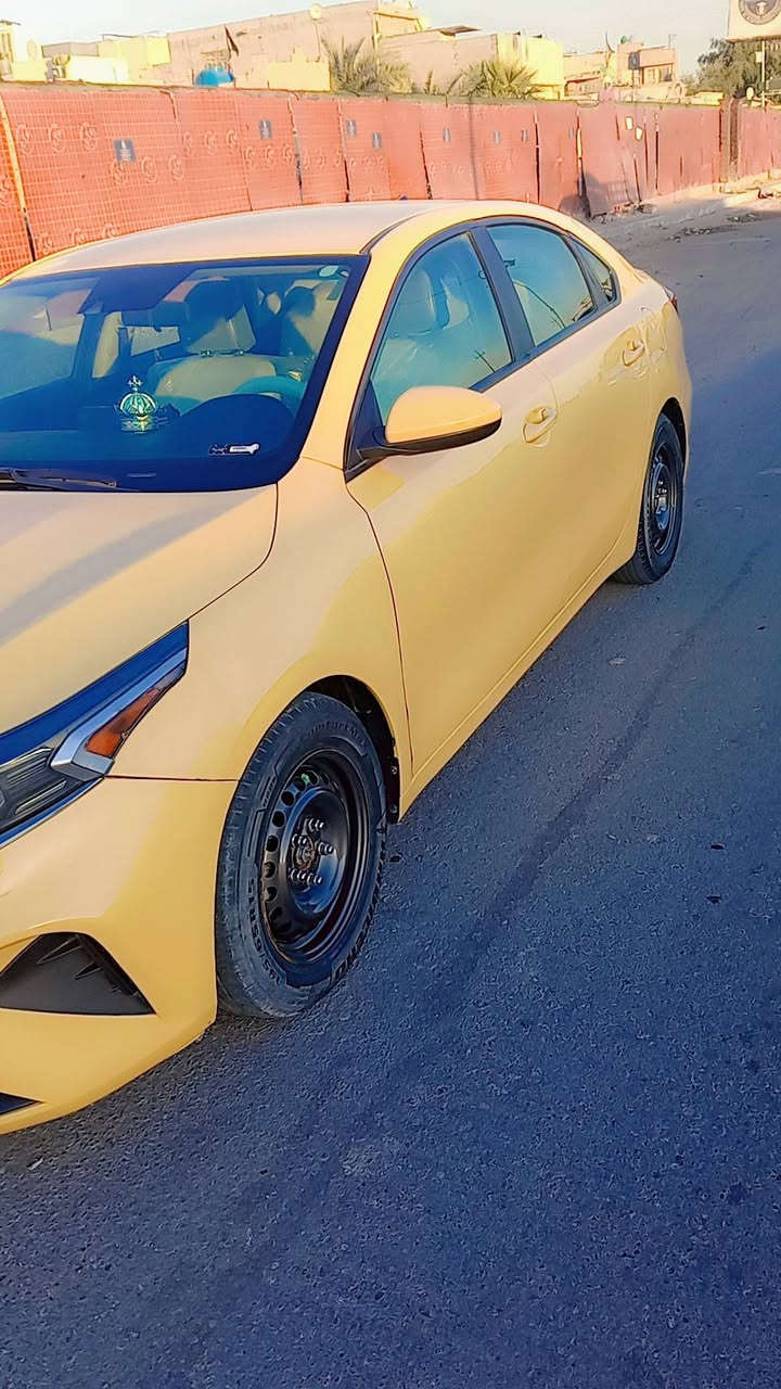 سلام عليكم فورتي ٢٠٢٢ للبيع
محرك ٢٠٠٠ كير سفتي بيها طخه بلدعاميه الوره عندي صارت هاي والباقي كفاله سعر ١٤٥ وبيها مجال سونر بلمنشور موجود  ***********
