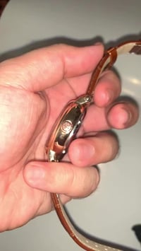 ساعة • جديد • ما مستخدم